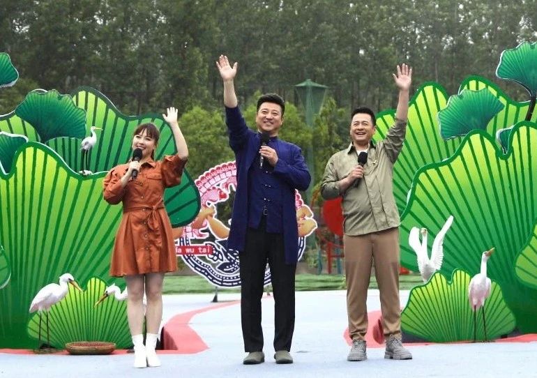 新浪最新消息，友情與家庭的溫馨日常時(shí)刻