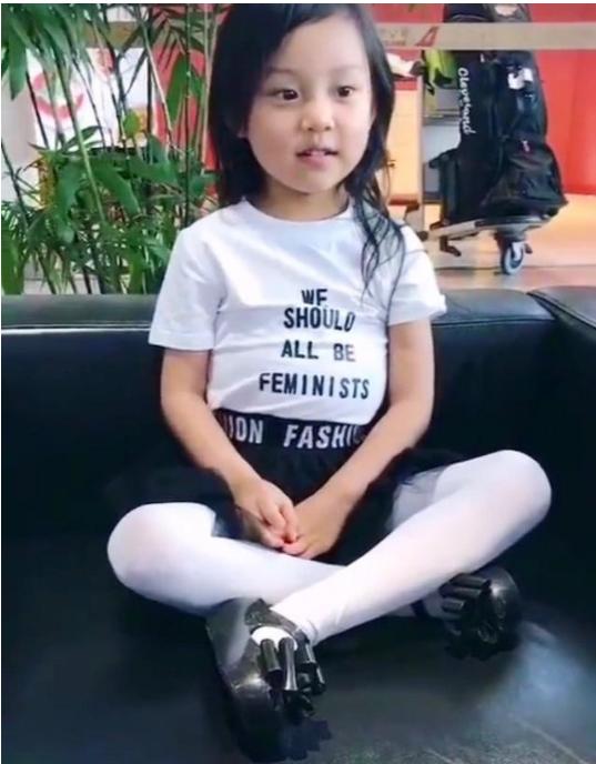 李小路女兒近照，自然美景中的探索之旅獨(dú)家曝光