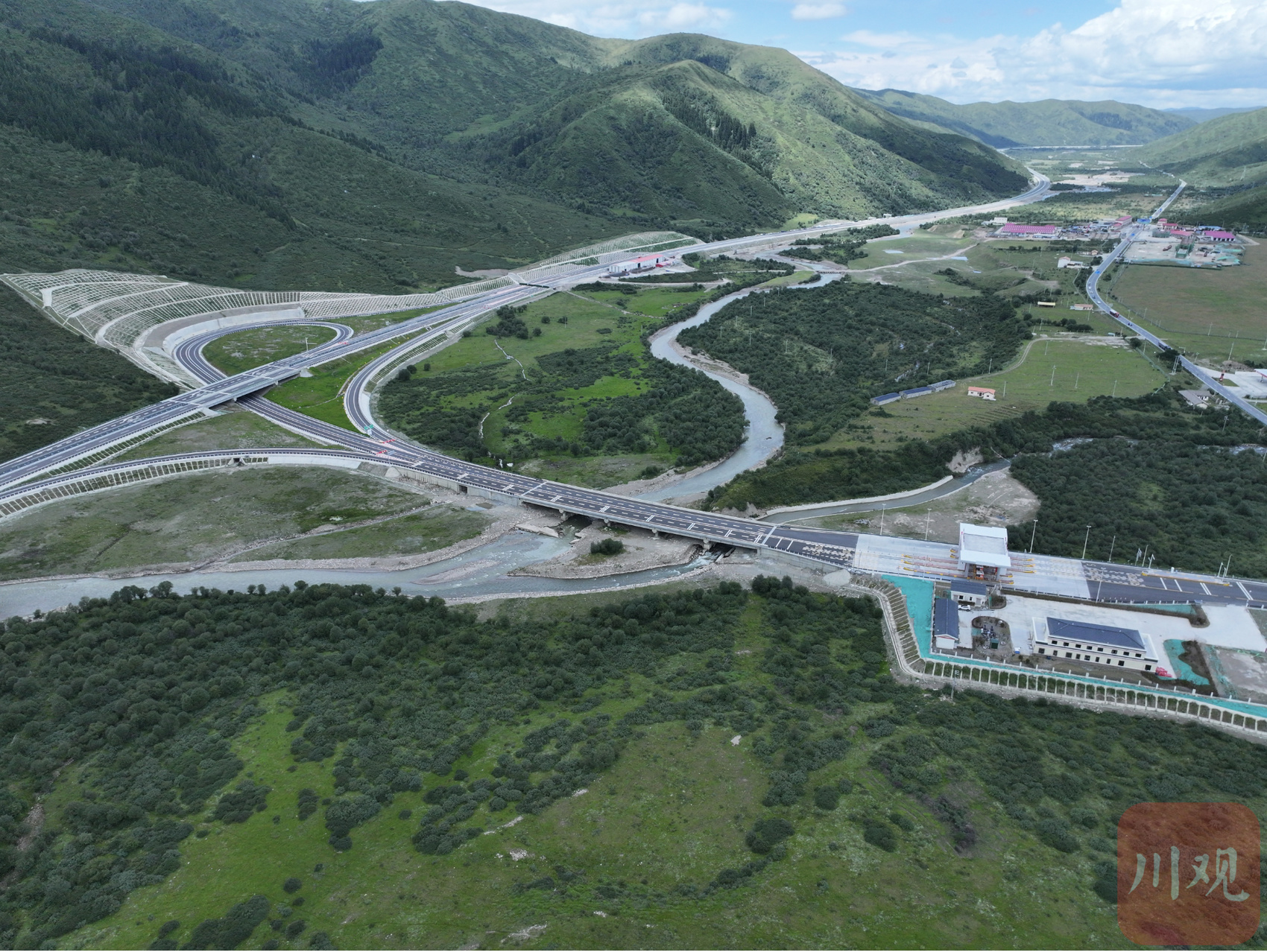 川藏高速最新進(jìn)展，一路向前，成就夢(mèng)想的賽道之路
