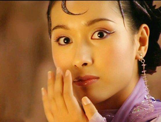 探秘小巷寶藏，女明星小說專屬店鋪的獨家珍藏