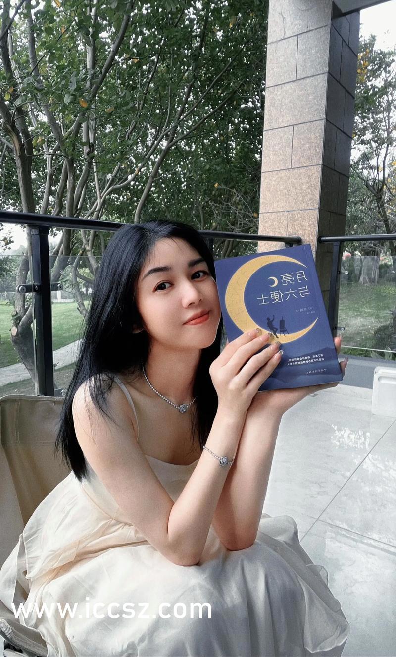 科技與藝術交融，動漫美女脫光衣服的全新體驗