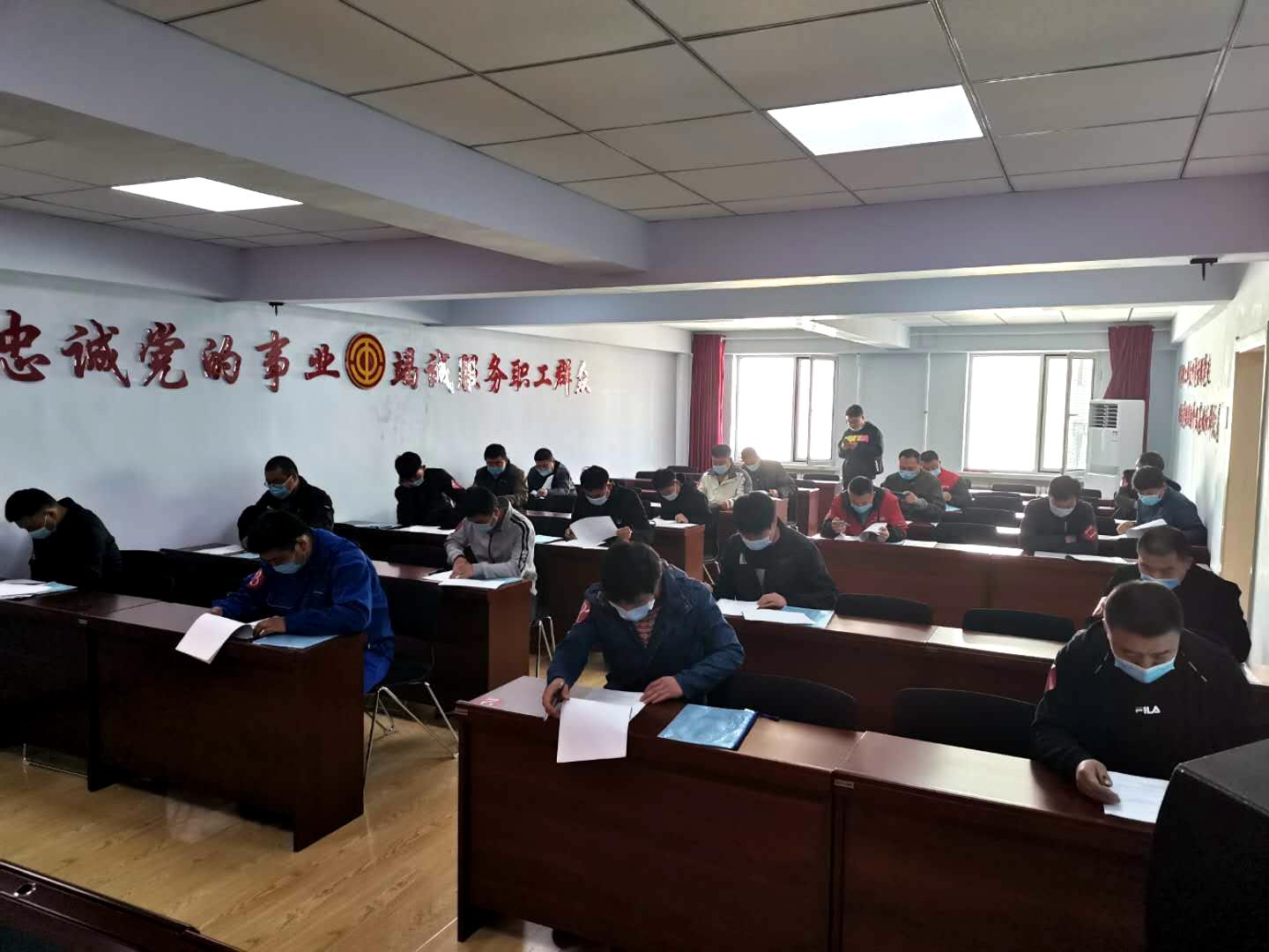 汽修技藝較量，時(shí)代的印記與技術(shù)的榮光競(jìng)賽