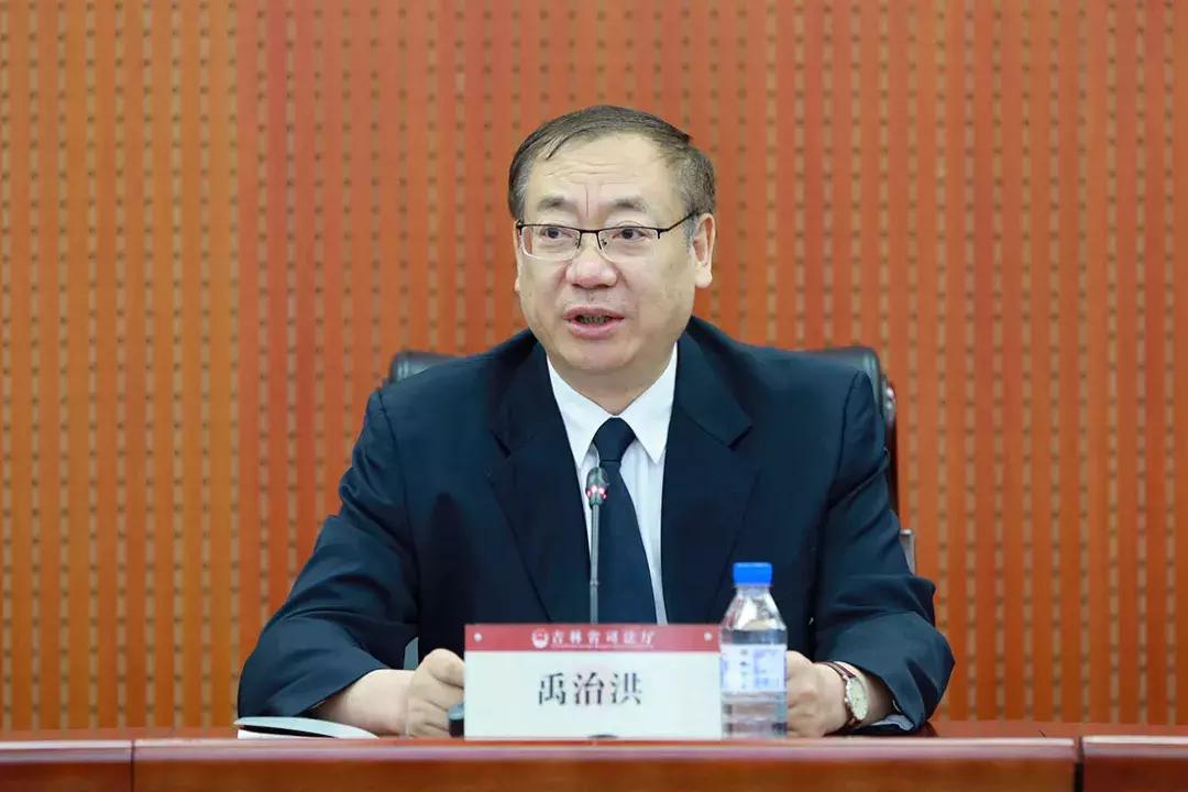 最新視頻廳，友情放映與家的溫馨時(shí)光