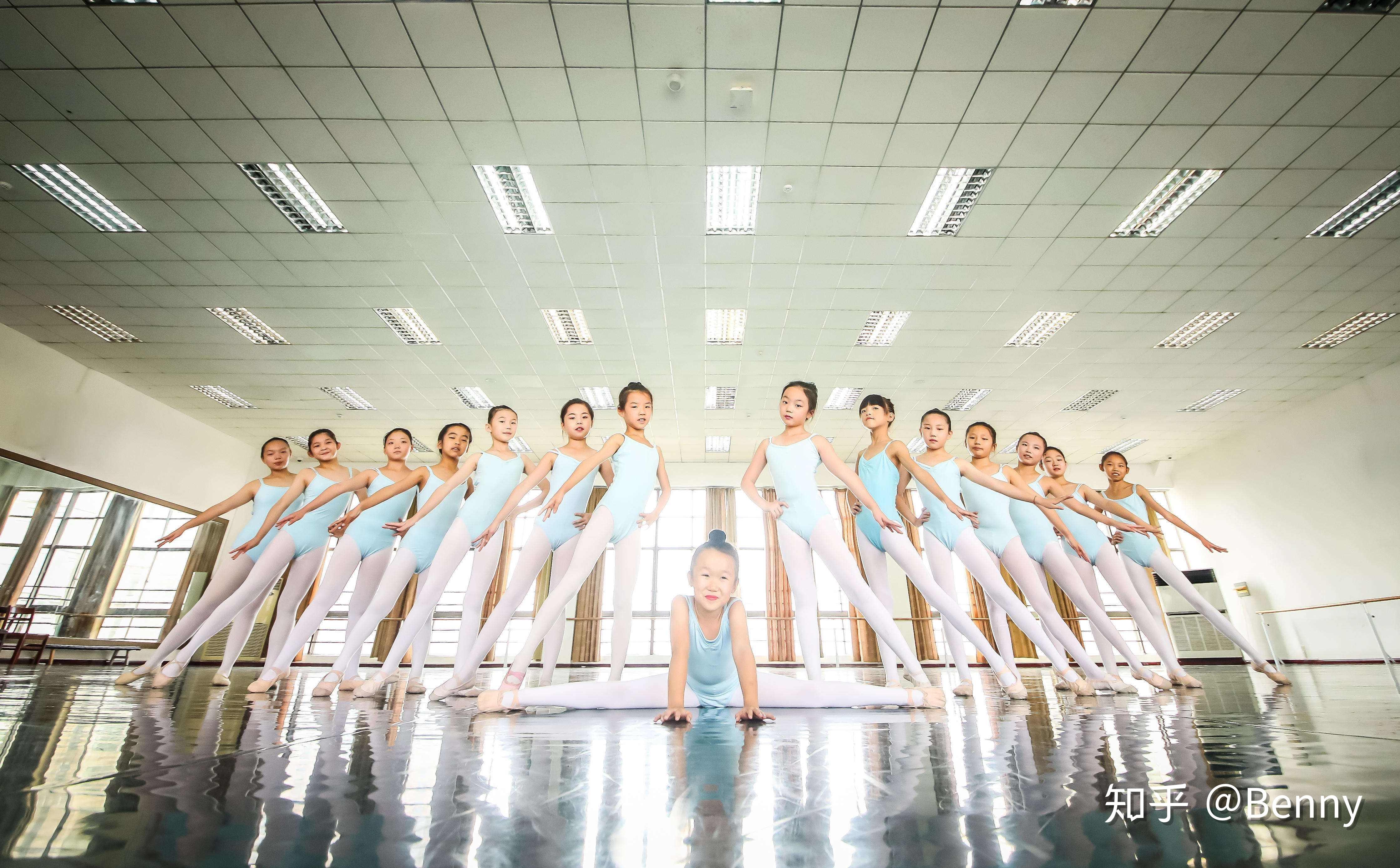 最新男生舞蹈，自信、成長與無限舞動(dòng)的力量