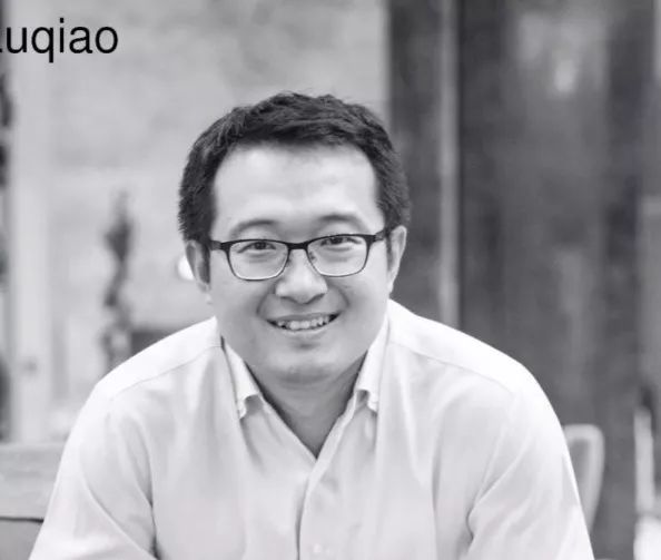 何匡最新女友，變化的力量與自信成就之路的見證者