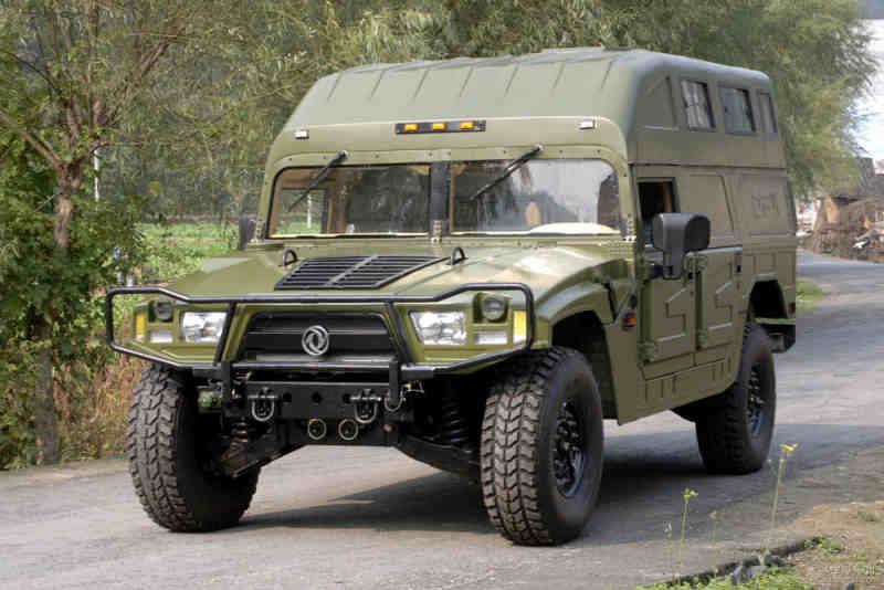 東風(fēng)最新軍車震撼登場，展現(xiàn)雄姿！
