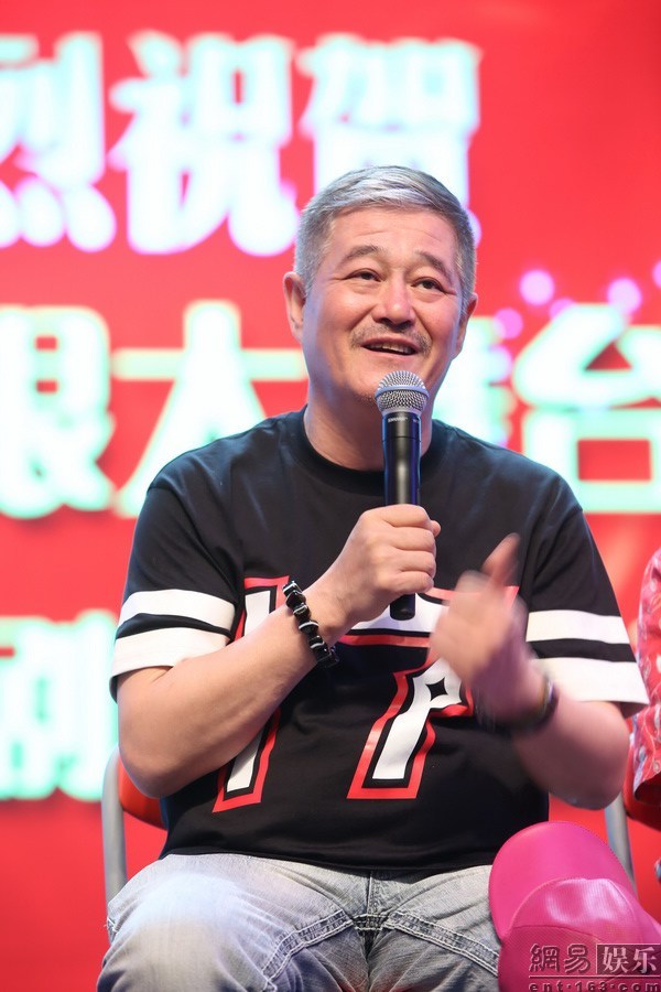 趙本山最新互動揭秘，近距離感受喜劇大師的魅力傳奇